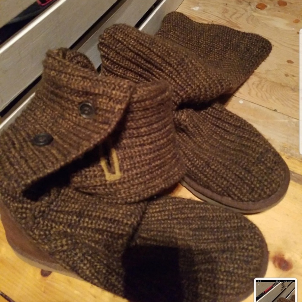 Authentic ugg knit boots